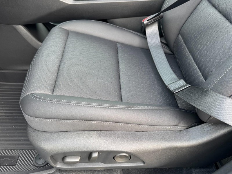 Chevrolet Equinox Vehicle Image 09