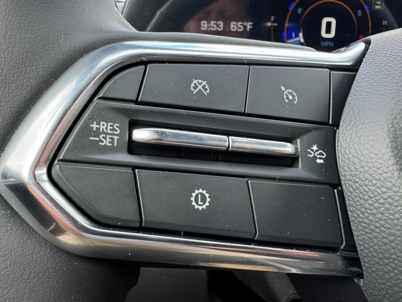 Chevrolet Equinox Vehicle Image 11