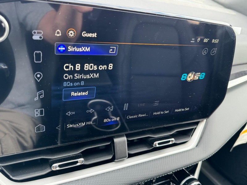 Chevrolet Equinox Vehicle Image 14