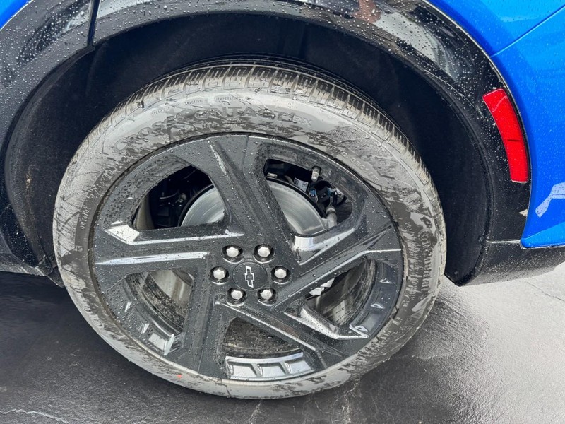 Chevrolet Equinox EV Vehicle Image 06