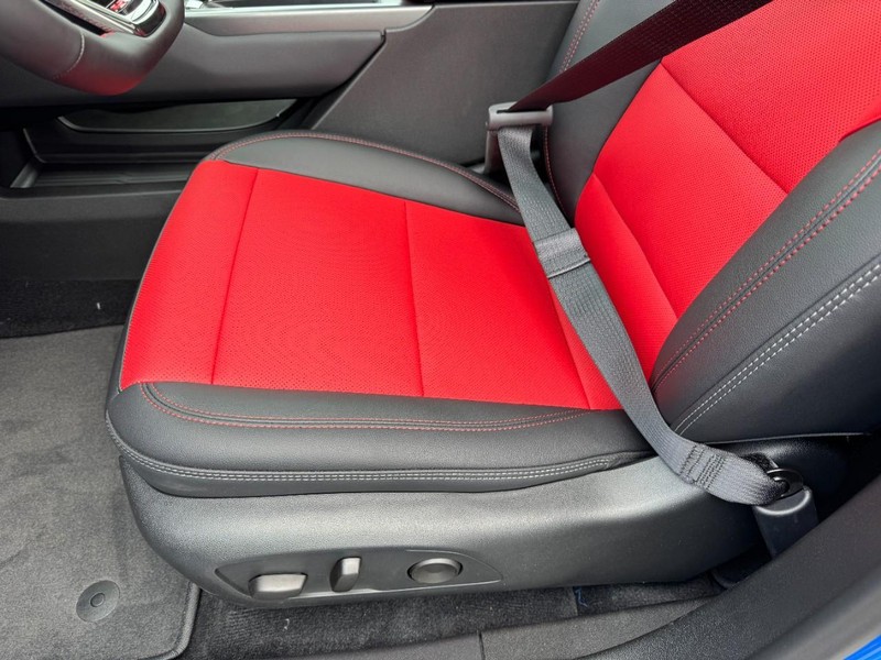 Chevrolet Equinox EV Vehicle Image 10