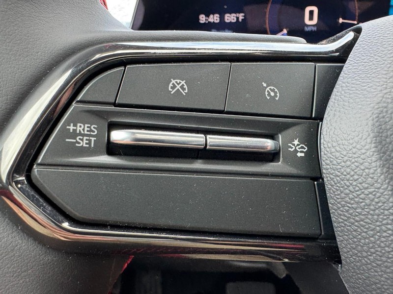Chevrolet Equinox EV Vehicle Image 12