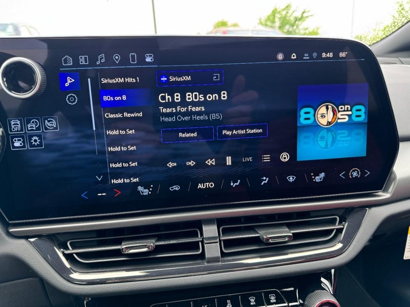 Chevrolet Equinox EV Vehicle Image 15