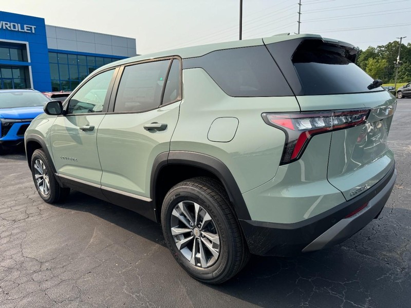 Chevrolet Equinox Vehicle Image 05