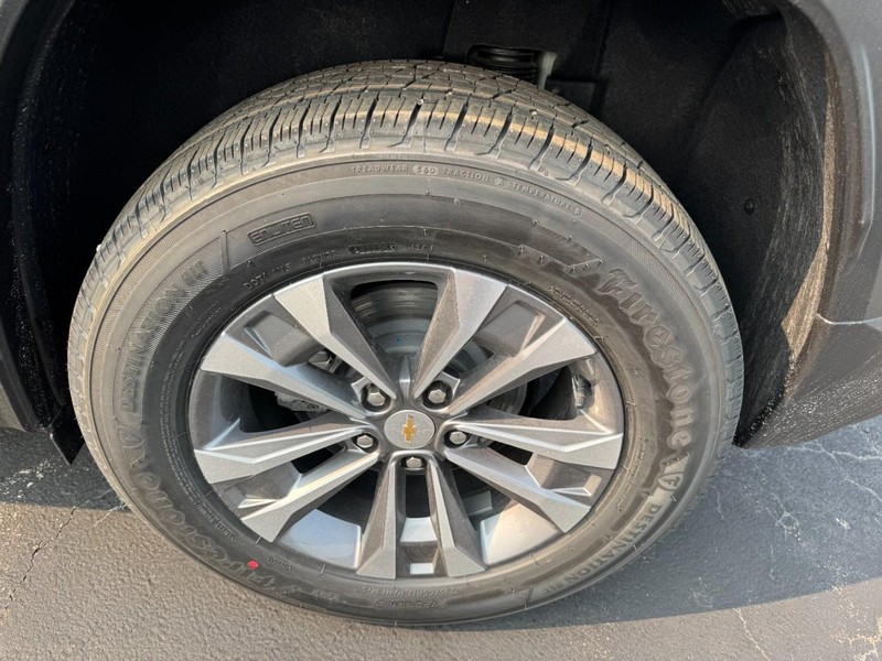 Chevrolet Equinox Vehicle Image 06