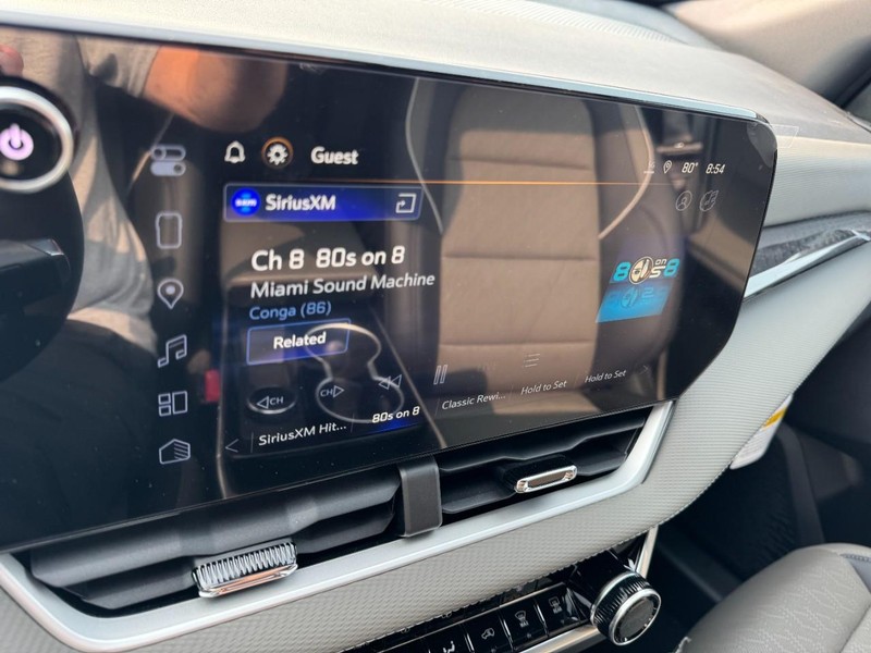 Chevrolet Equinox Vehicle Image 14
