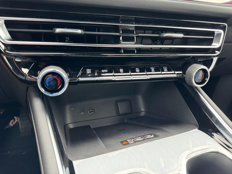 Chevrolet Traverse Vehicle Image 13