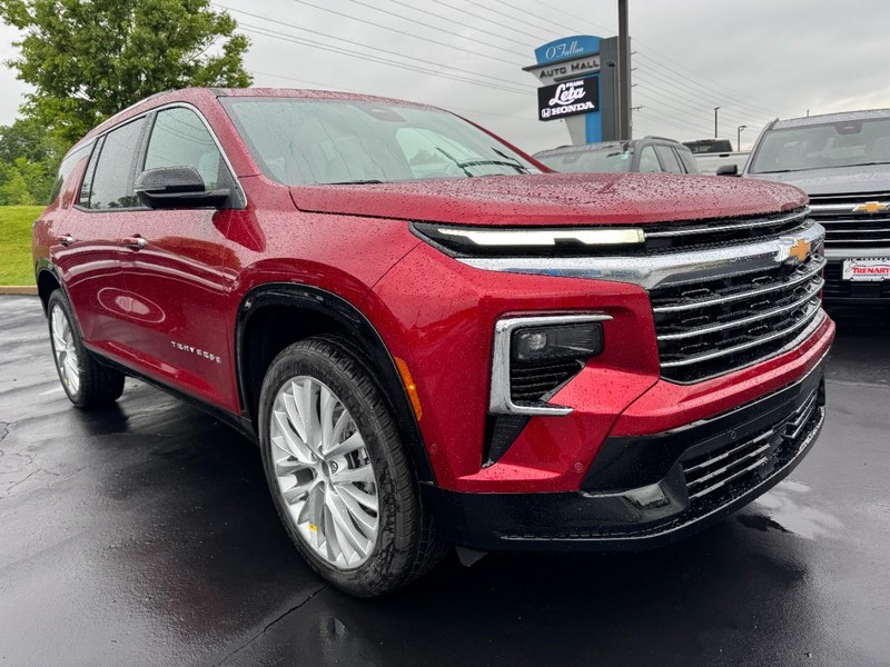 Chevrolet Traverse Vehicle Image 02