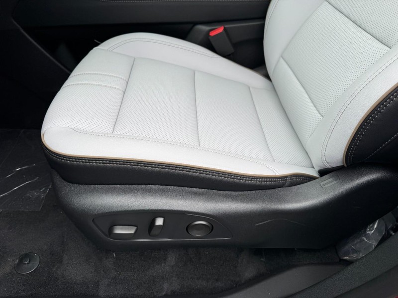 Chevrolet Traverse Vehicle Image 09