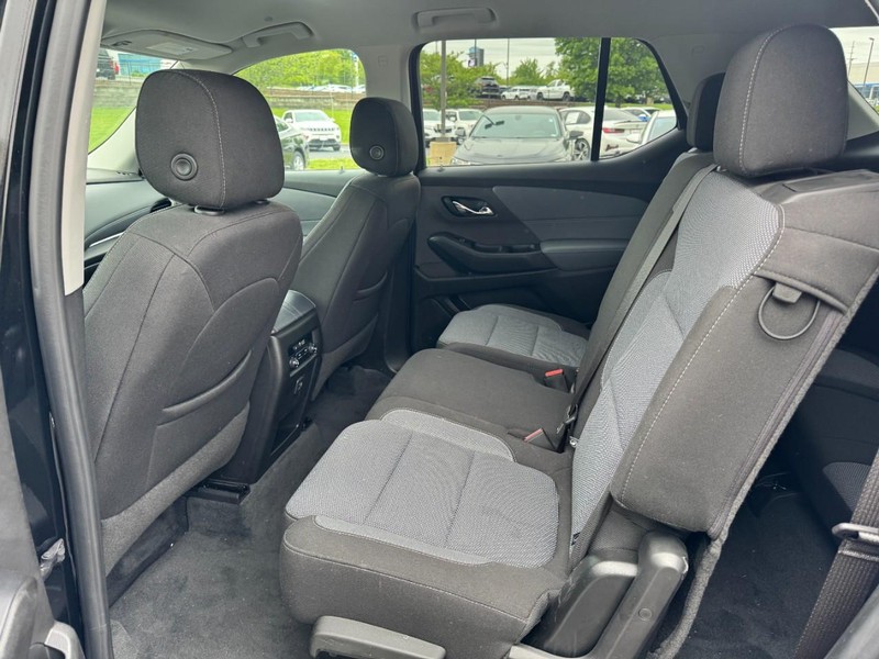 Chevrolet Traverse Vehicle Image 11