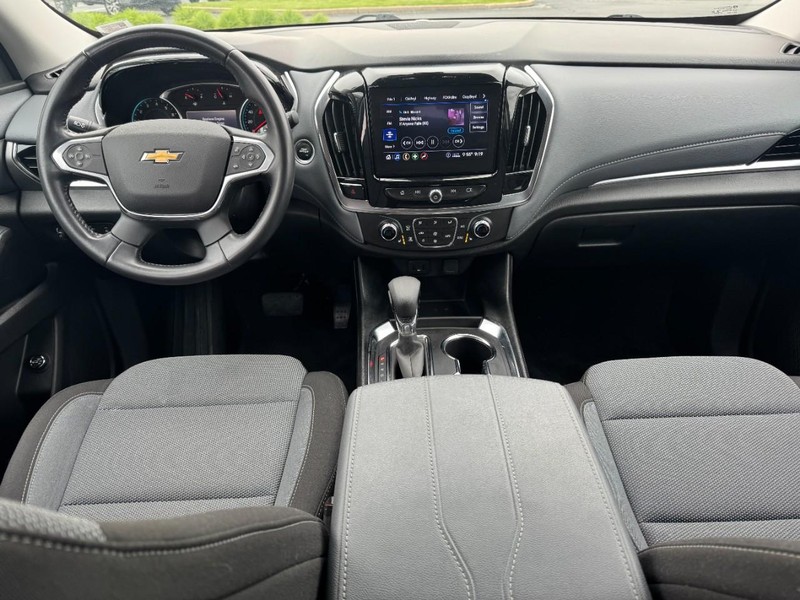 Chevrolet Traverse Vehicle Image 12