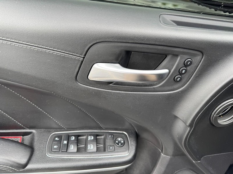 Dodge Charger Vehicle Image 15