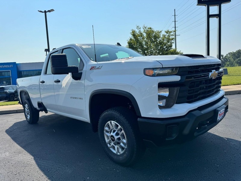 Chevrolet Silverado 2500HD Vehicle Image 02