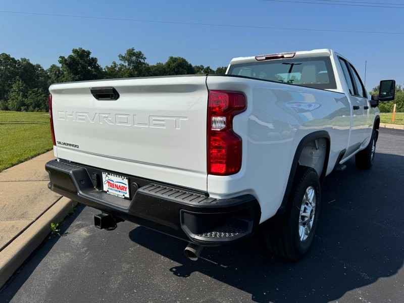 Chevrolet Silverado 2500HD Vehicle Image 04