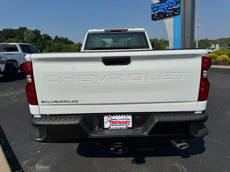 Chevrolet Silverado 2500HD Vehicle Image 05