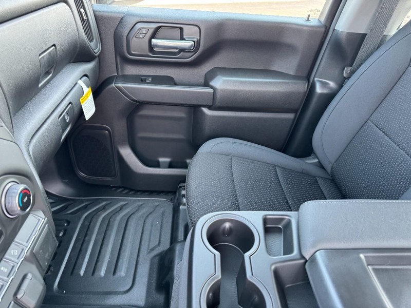 Chevrolet Silverado 2500HD Vehicle Image 10