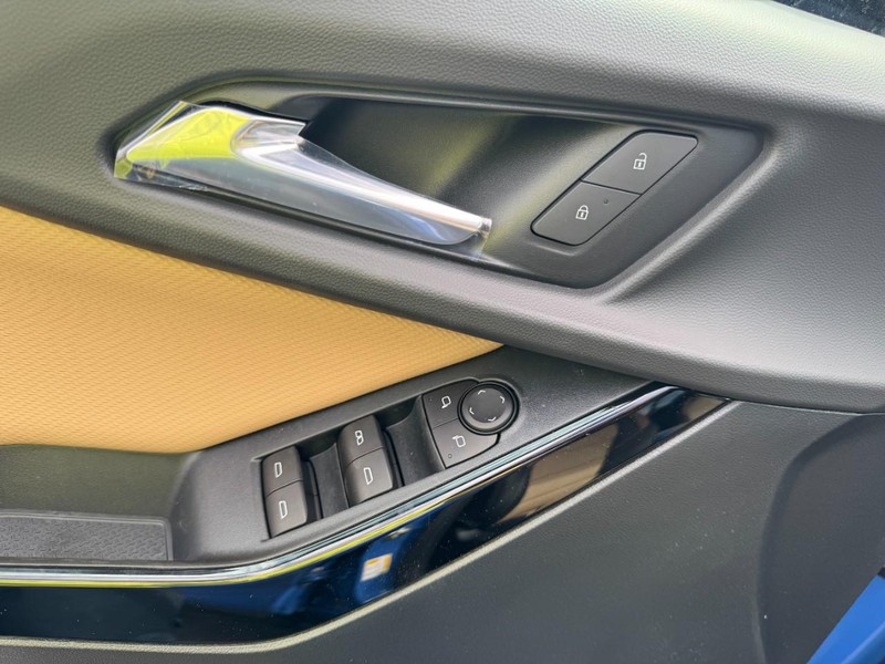 Chevrolet Equinox Vehicle Image 10