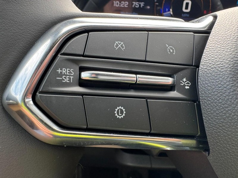 Chevrolet Equinox Vehicle Image 11