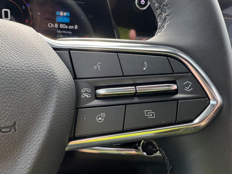 Chevrolet Equinox Vehicle Image 12