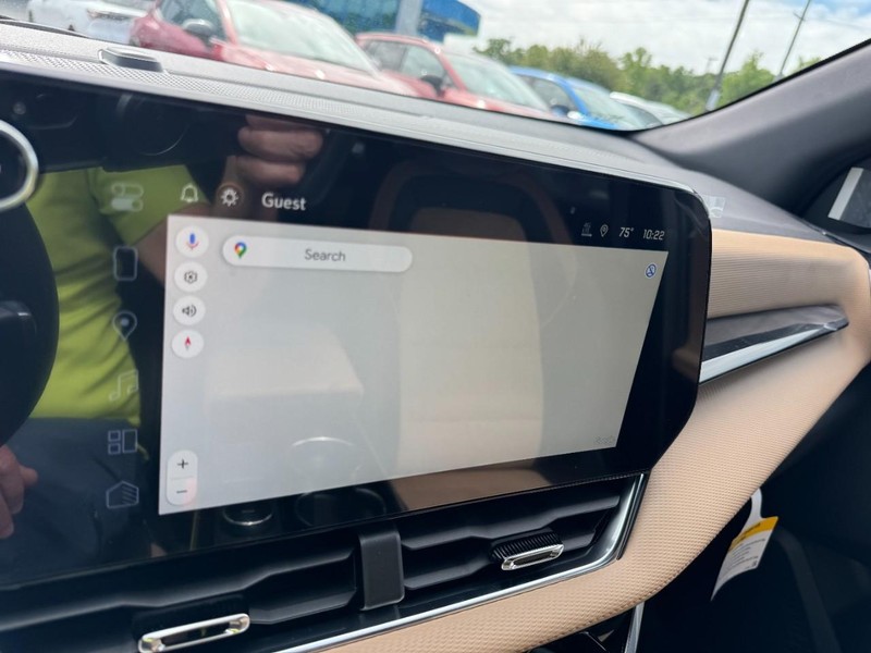 Chevrolet Equinox Vehicle Image 15
