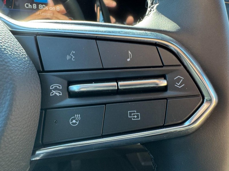 Chevrolet Equinox Vehicle Image 12
