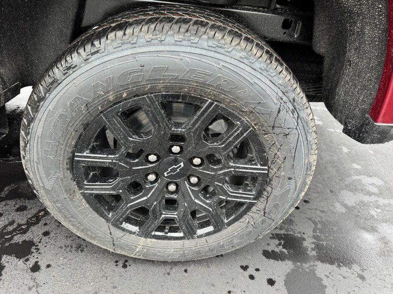 Chevrolet Colorado Vehicle Image 06
