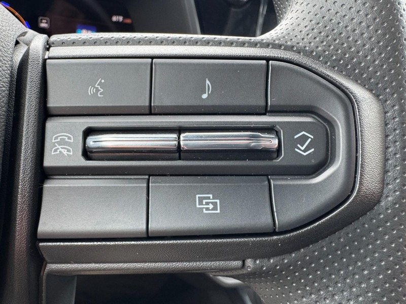 Chevrolet Colorado Vehicle Image 11