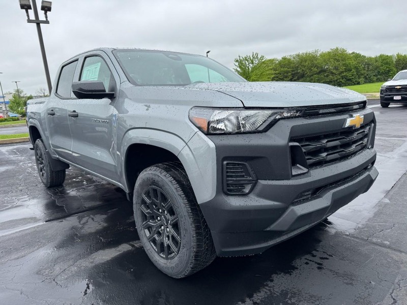 Chevrolet Colorado Vehicle Image 02