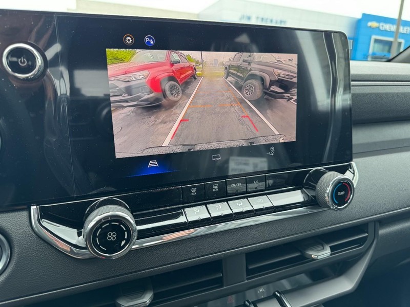 Chevrolet Colorado Vehicle Image 14