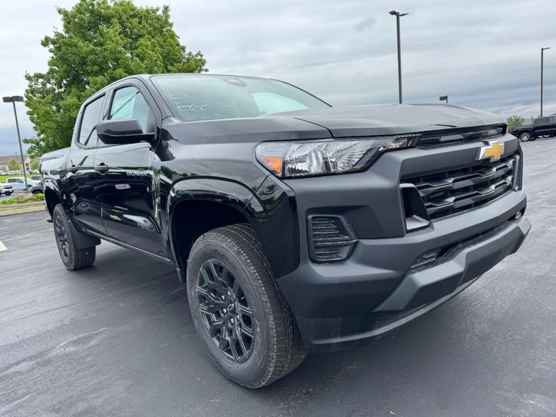 Chevrolet Colorado Vehicle Image 02