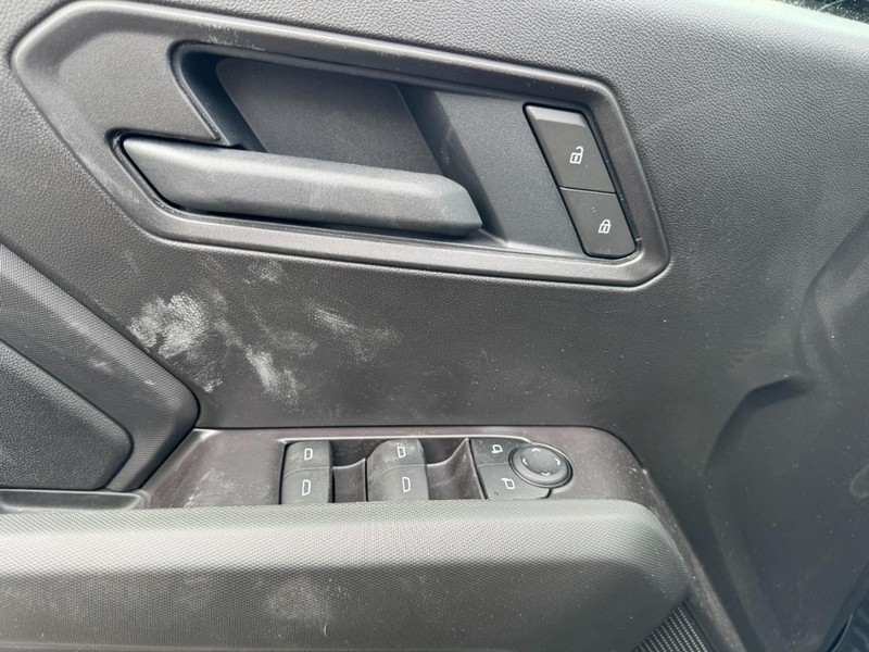 Chevrolet Colorado Vehicle Image 09