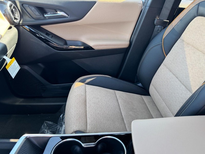 Chevrolet Equinox Vehicle Image 08
