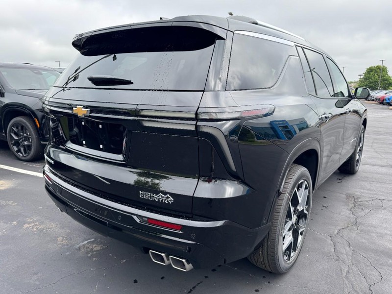 Chevrolet Traverse Vehicle Image 03