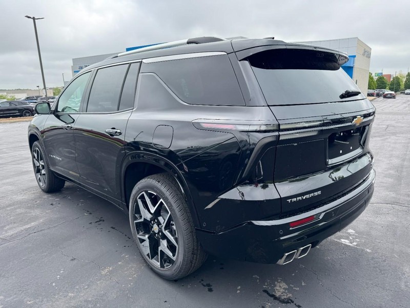 Chevrolet Traverse Vehicle Image 05
