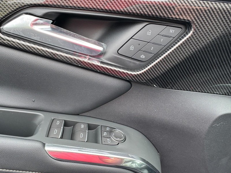 Chevrolet Traverse Vehicle Image 11