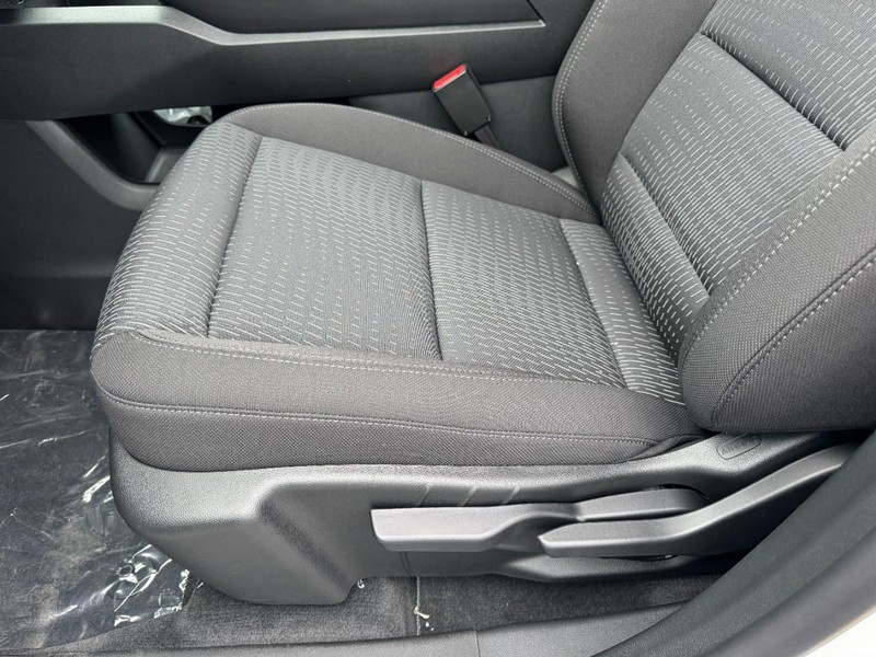 Chevrolet Equinox Vehicle Image 10