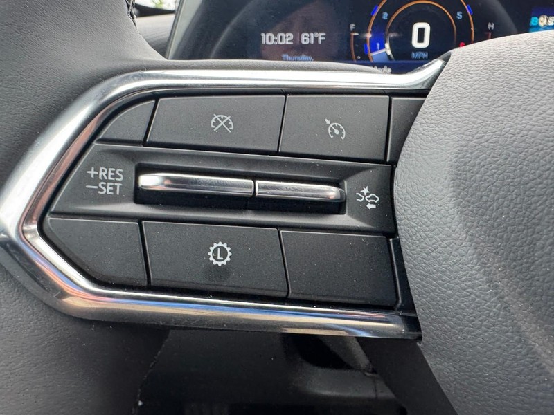 Chevrolet Equinox Vehicle Image 11