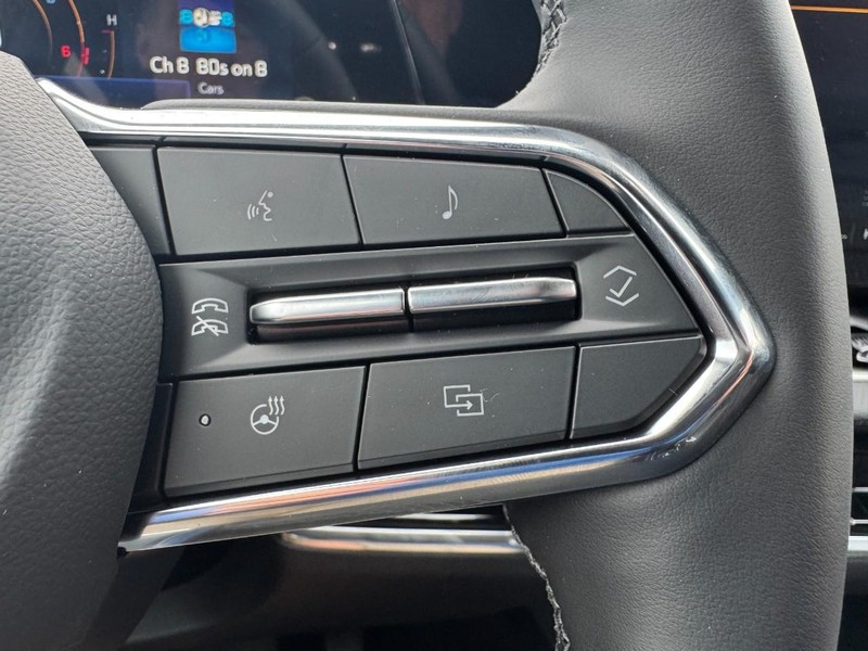 Chevrolet Equinox Vehicle Image 12