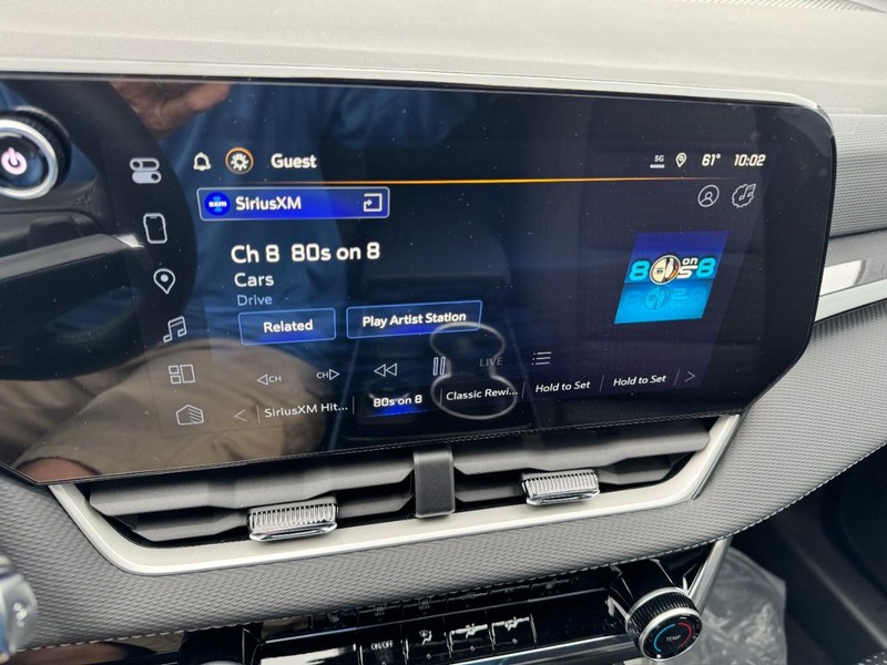 Chevrolet Equinox Vehicle Image 14