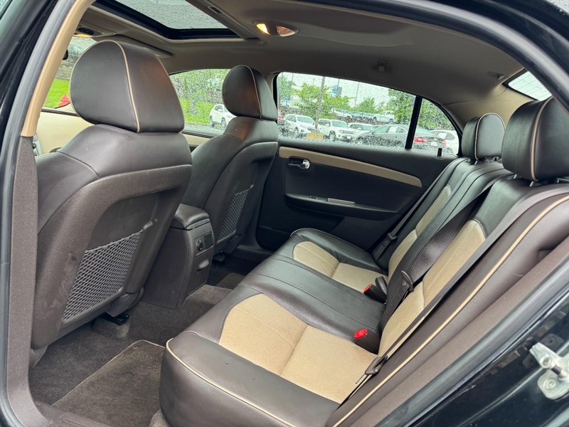 Chevrolet Malibu Vehicle Image 10