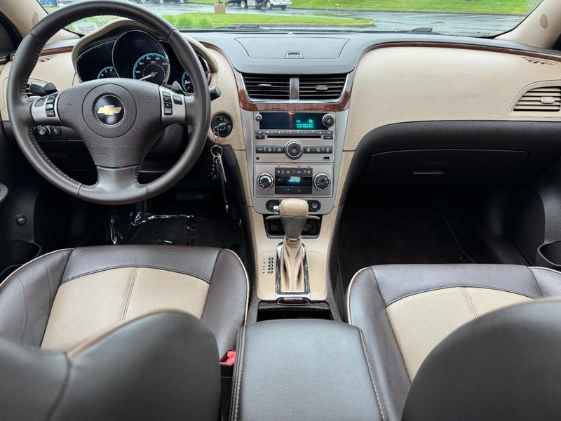 Chevrolet Malibu Vehicle Image 12