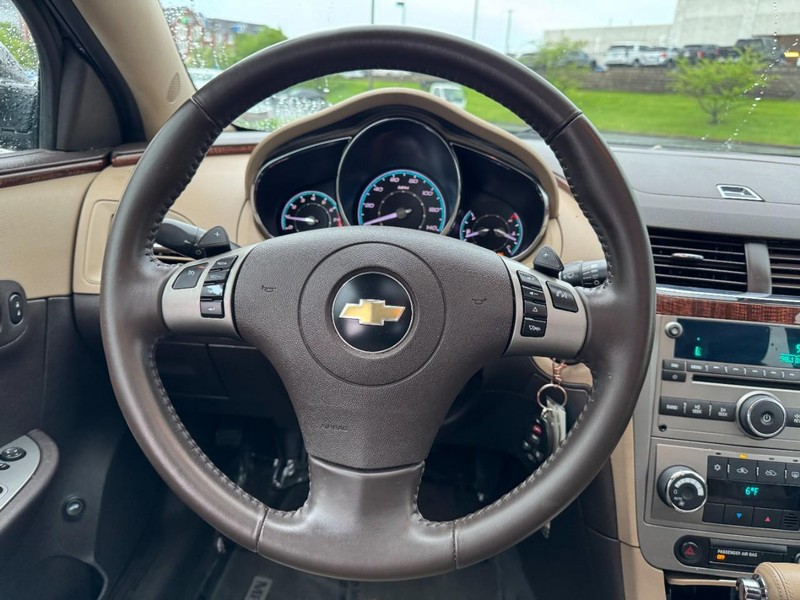 Chevrolet Malibu Vehicle Image 13