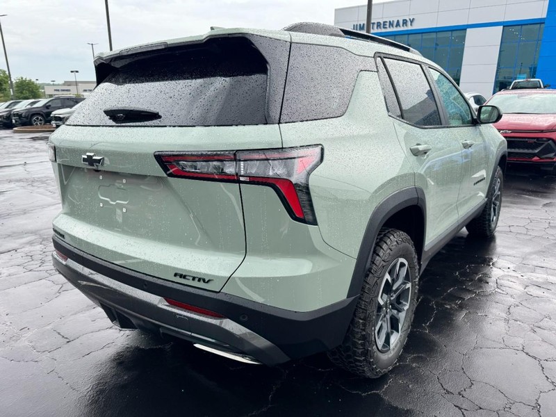 Chevrolet Equinox Vehicle Image 03