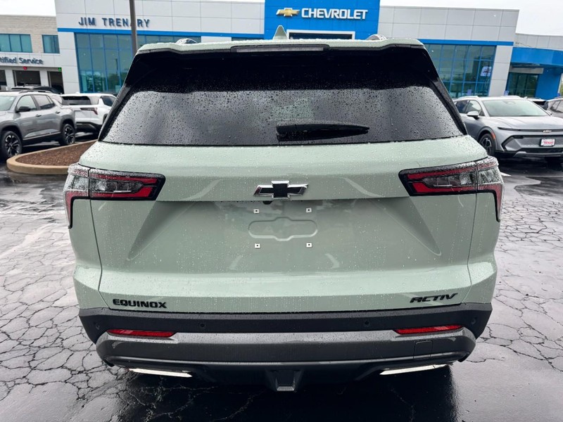 Chevrolet Equinox Vehicle Image 04