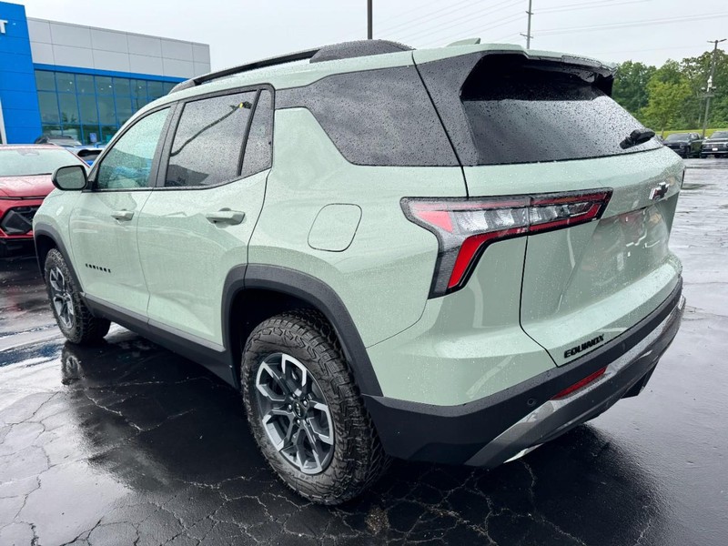 Chevrolet Equinox Vehicle Image 05
