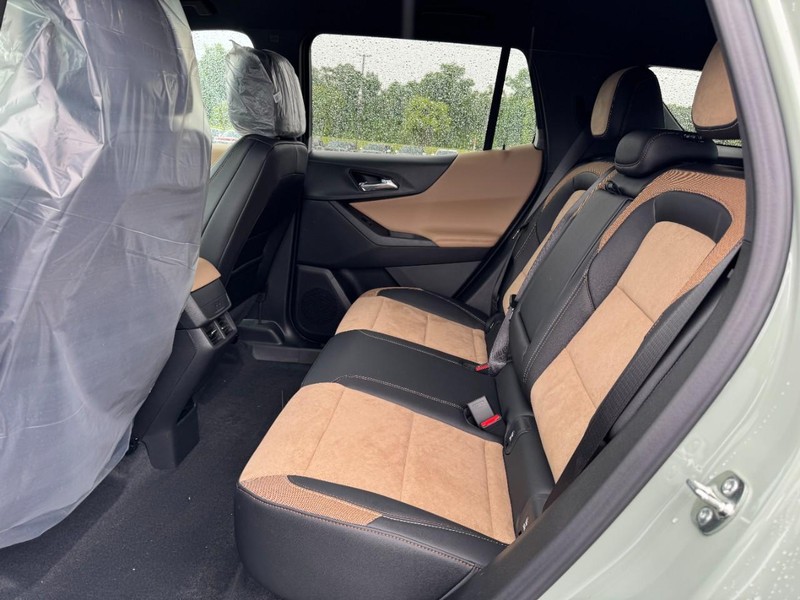 Chevrolet Equinox Vehicle Image 07