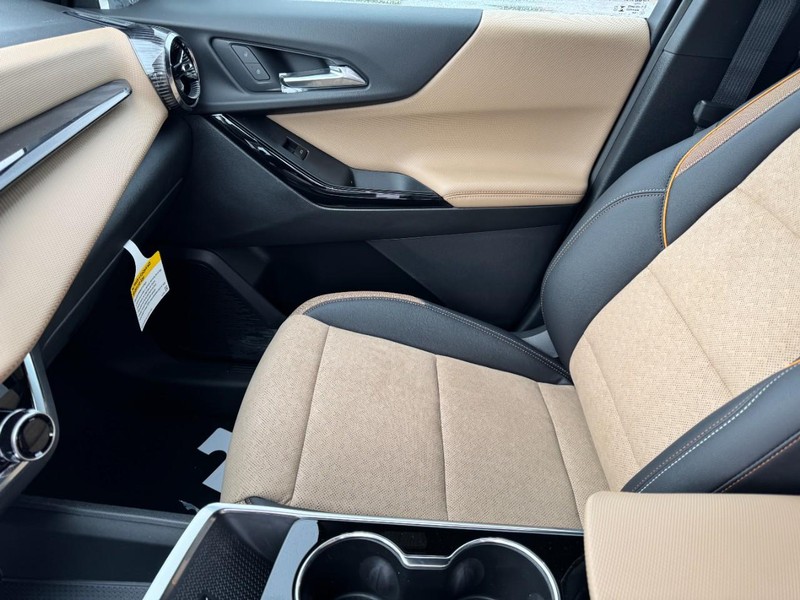 Chevrolet Equinox Vehicle Image 08