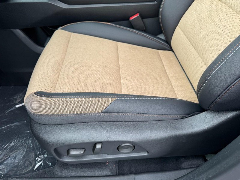 Chevrolet Equinox Vehicle Image 09