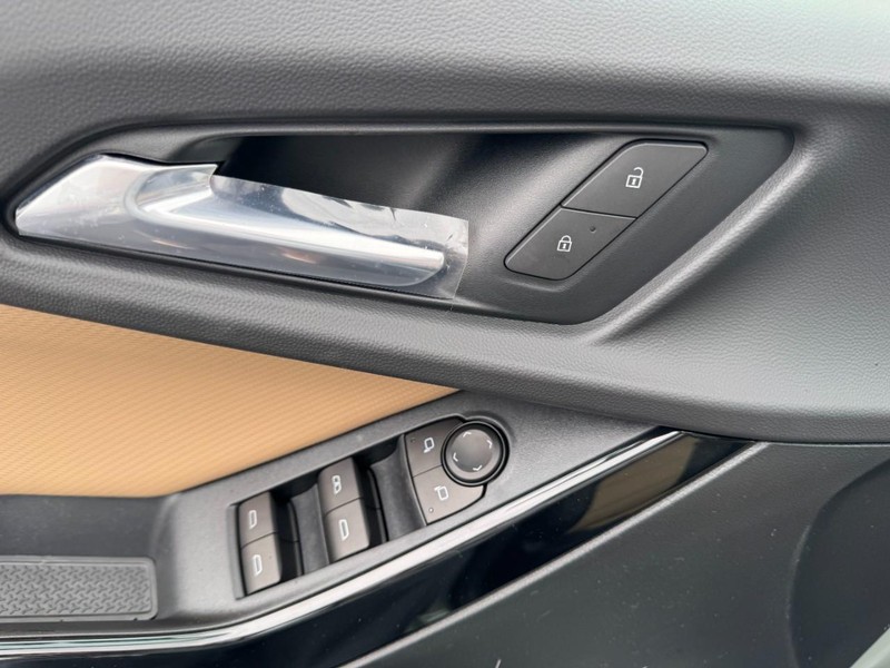 Chevrolet Equinox Vehicle Image 10
