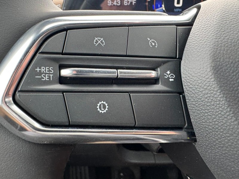 Chevrolet Equinox Vehicle Image 11